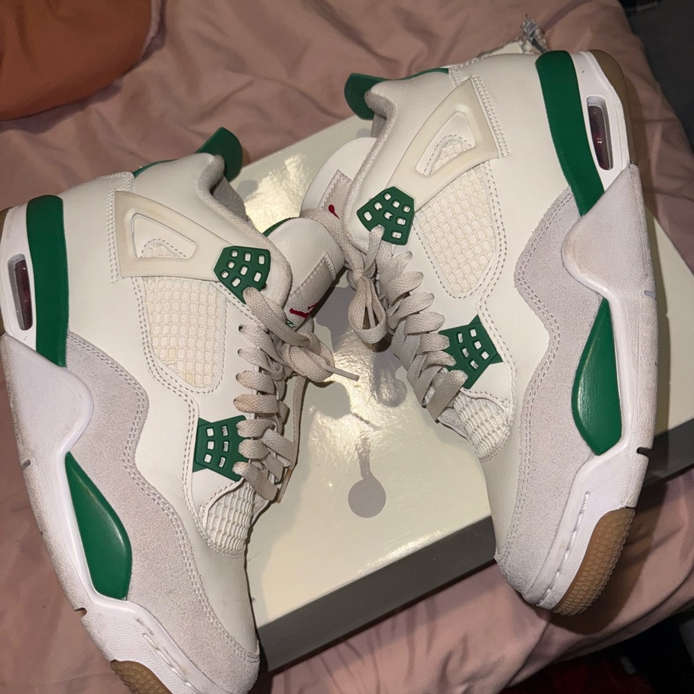 Jordan Retro SP White and Green Sneakers